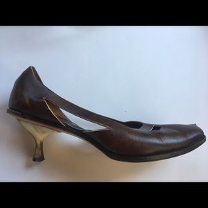 Cool Cydwoq Vintage Chocolate Leather Pumps